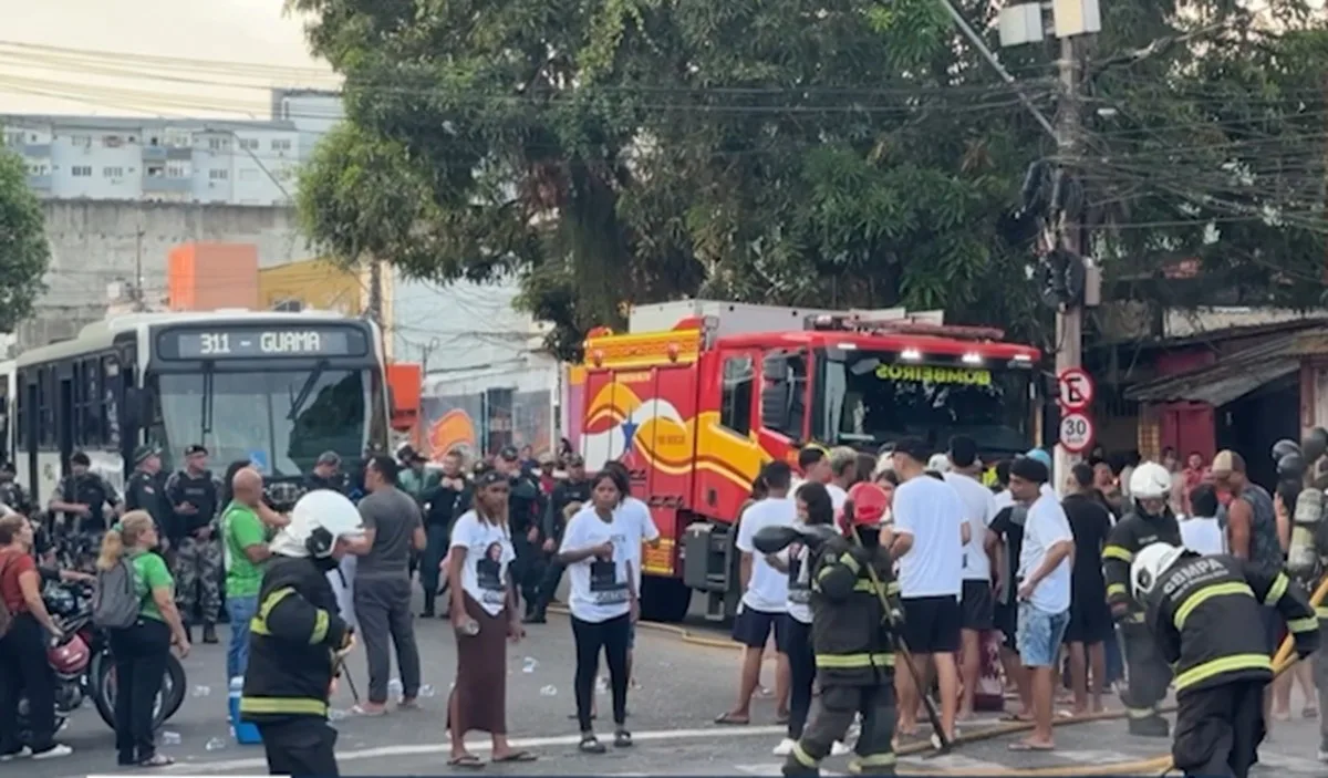 Familiares e amigos protestam após assassinato de jovem no Guamá e soltura de suspeito em Belém