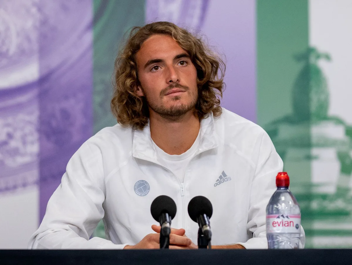 Tras una racha de cinco derrotas, Tsitsipas supera a Fils y vence a un top ten en el Abierto