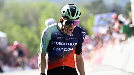 Seul au monde, Paul Seixas remporte le Tour de Lombardie, son premier Monument à seulement 20 ans