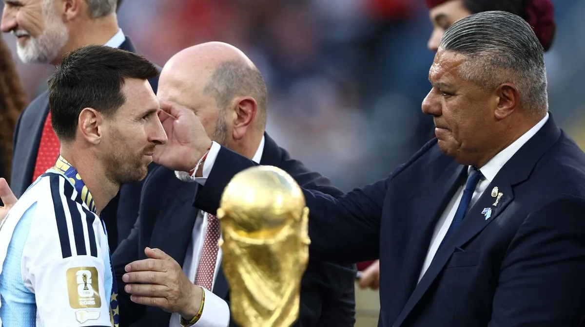 La reacción de Chiqui Tapia a la decisión de Lionel Messi de retirarse de la Selección argentina: “Mi héroe”