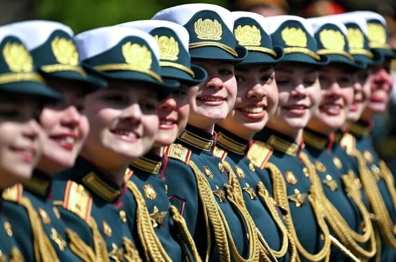 Женщинам в погонах хотят предоставить дополнительные гарантии