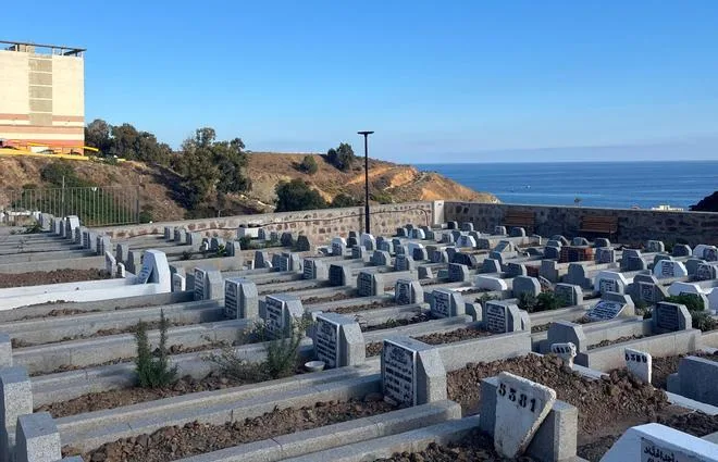 Directo Felipe VI honra en un cementerio musulmán a 90 muertos de la crisis que llegó de Marruecos