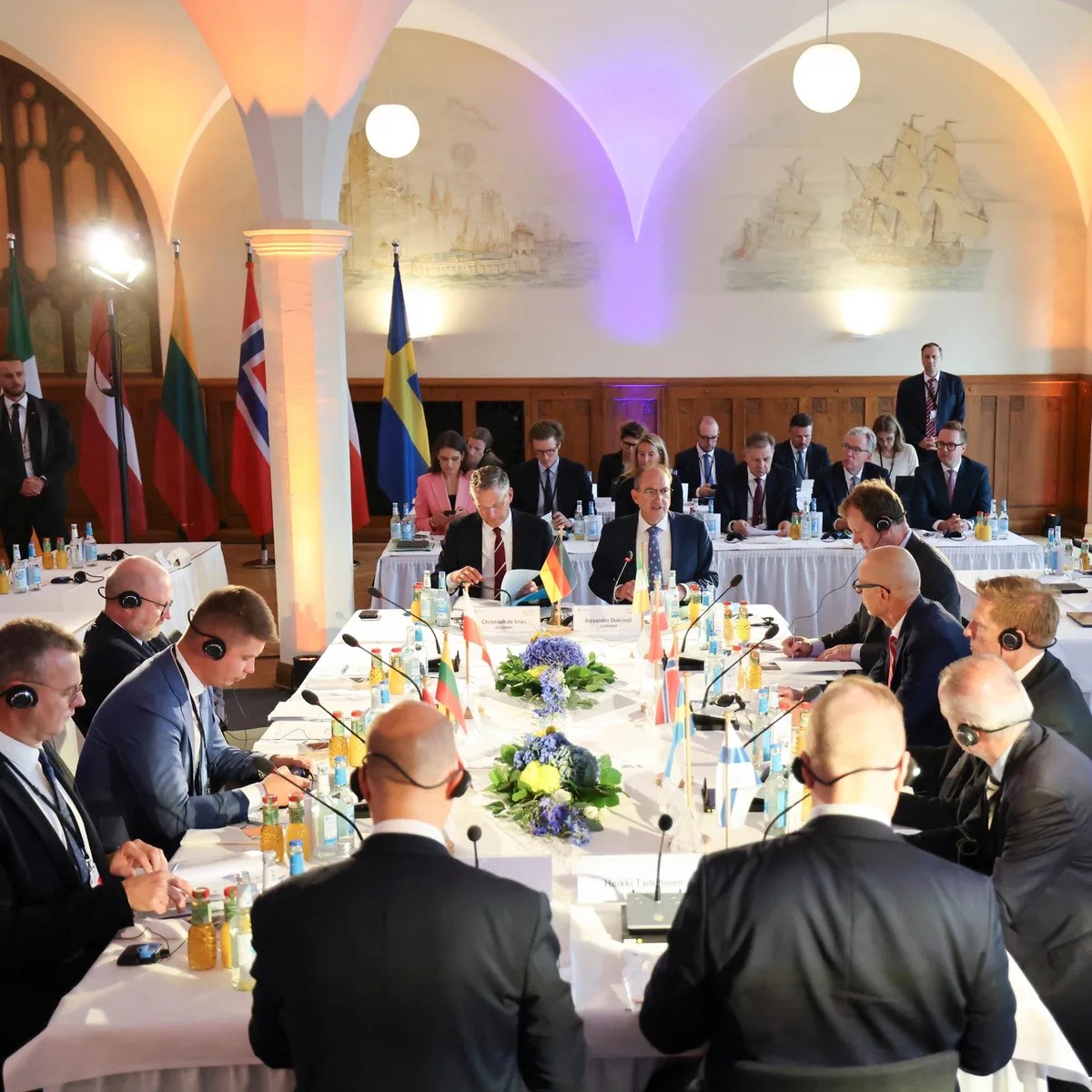 Flensburg - Treffen der Innenminister der Ostsee-Anrainerstaaten - Dobrindt will internationale "Reaktions-Taskforce" bei hybriden Angriffen