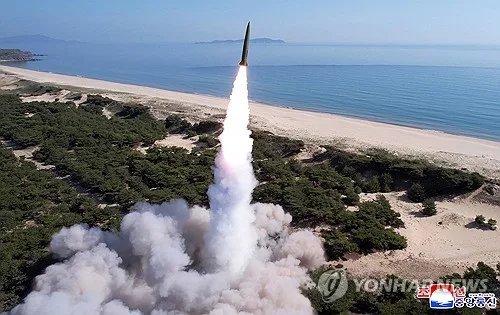 [속보] 합참 "北미사일 300여km 비행…제원 한미 정밀분석 중"