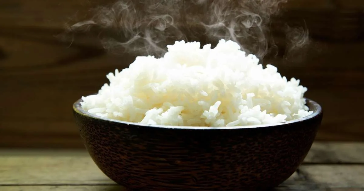 5 erros que podem deixar o arroz empapado ou queimado