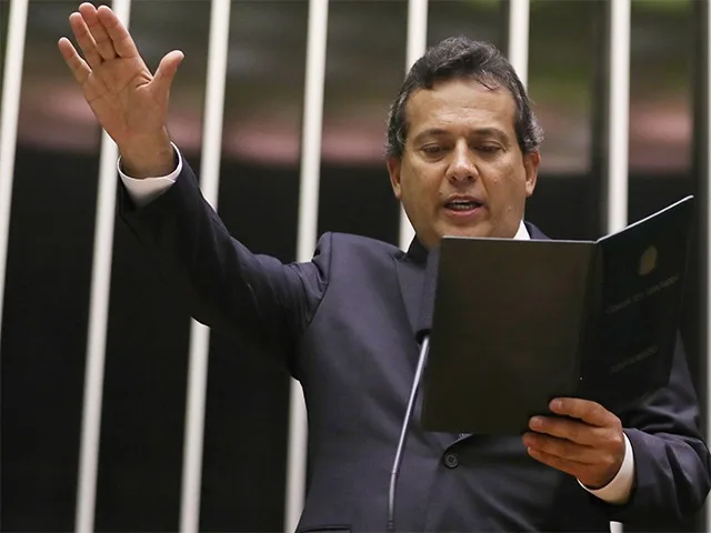 Deputado federal é alvo de operação da PF contra compra de votos