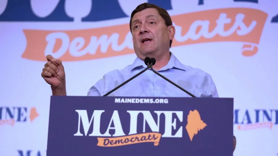 'JD Vance is a dirtbag': Maine Senate nominee responds to VP on ICE shooting death