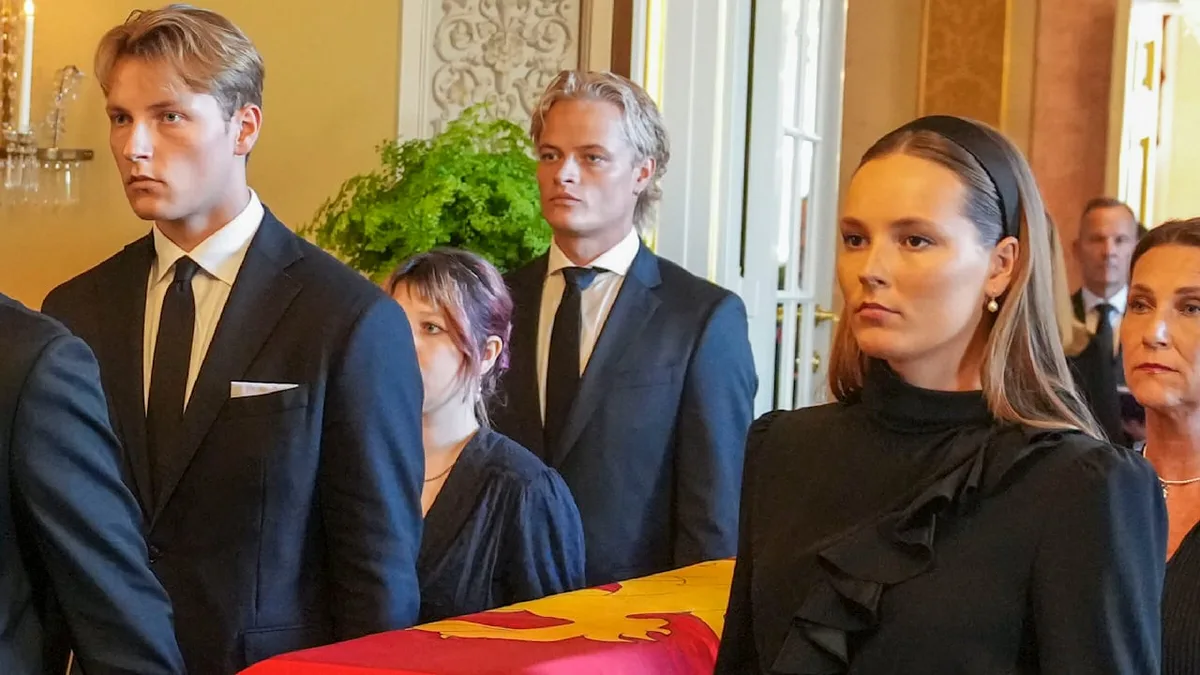 Überraschung in Oslo - Marius trägt den Sarg von König Harald