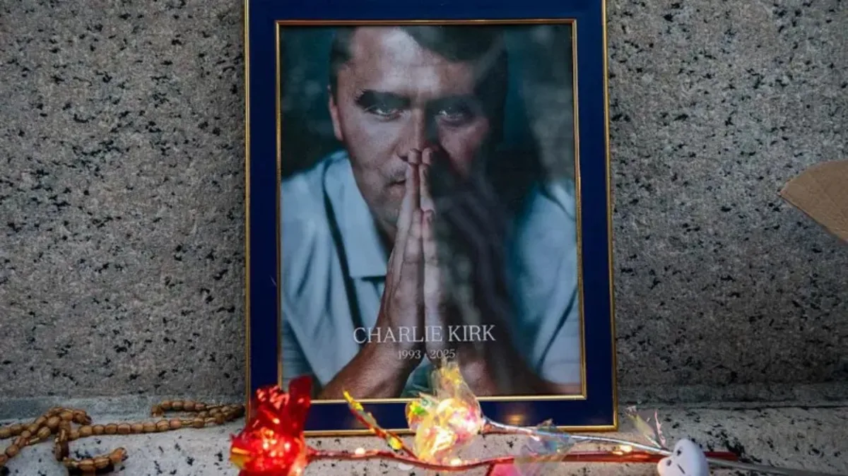 A un año de su asesinato, la figura de Charlie Kirk divide a la sociedad estadounidense entre el martirio político y la sátira en internet