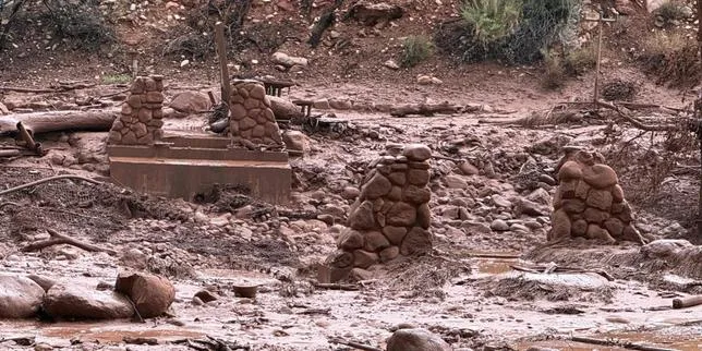 Crue soudaine dans le parc du Grand Canyon : au moins deux morts et une quinzaine de personnes recherchées