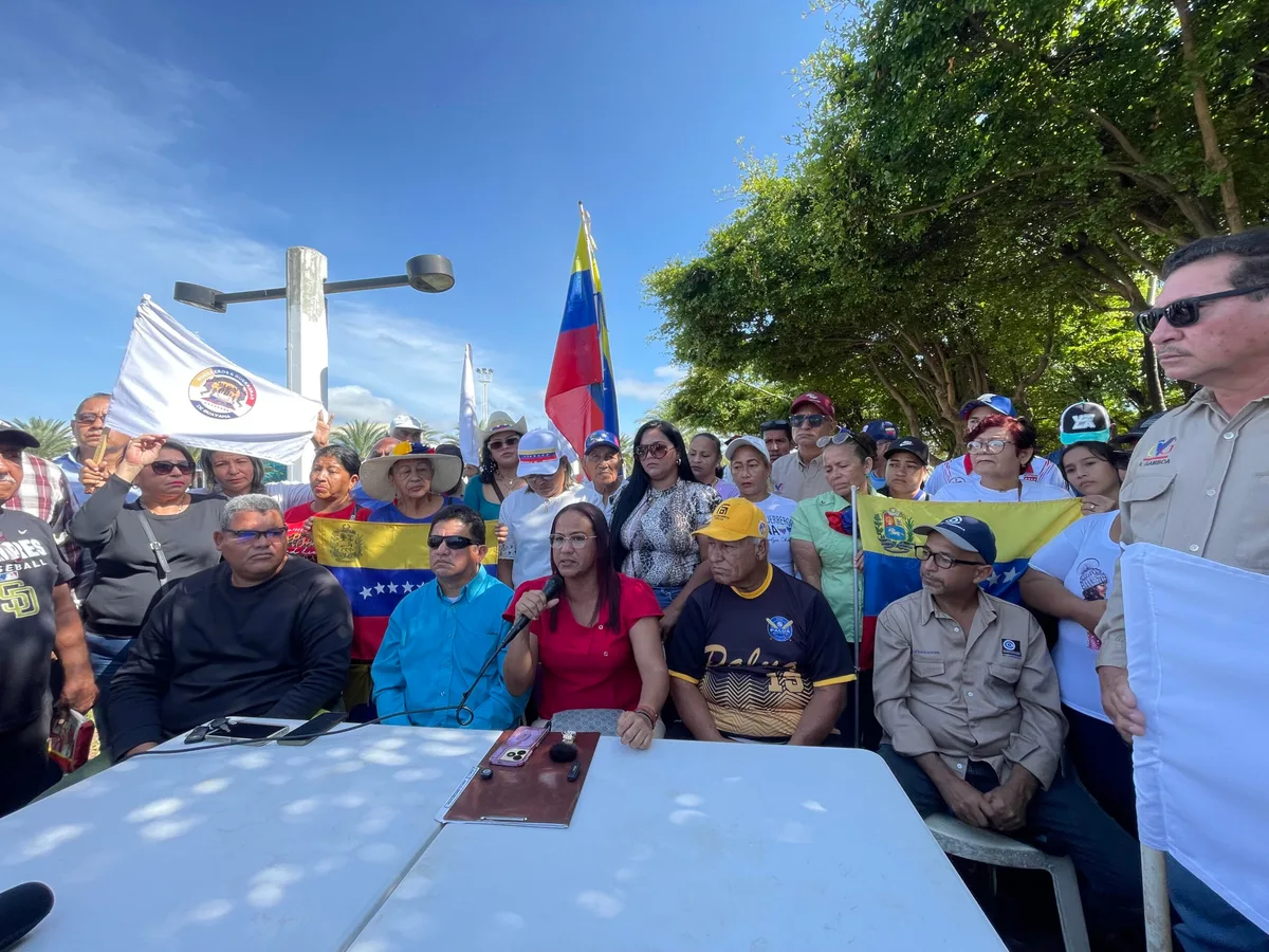 Directora de escuela en San Félix denuncia destitución por razones políticas