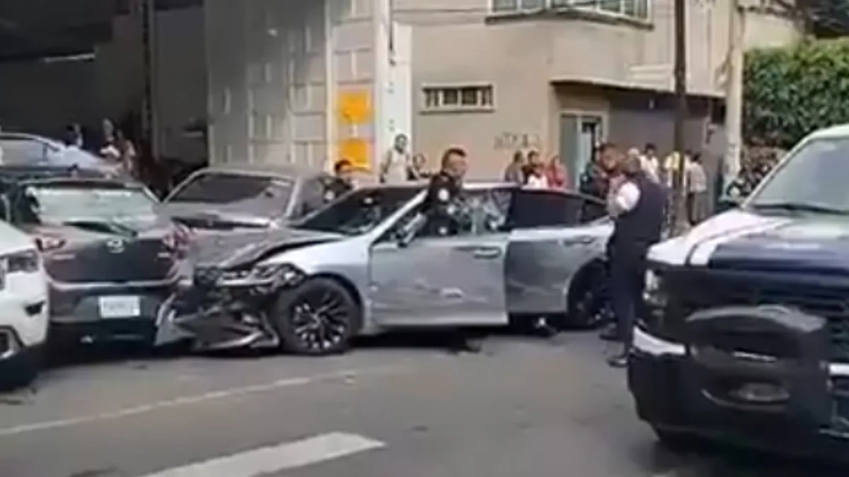 Un extranjero y su acompañante, las víctimas del ataque a balazos contra un auto de lujo en Azcapotzalco