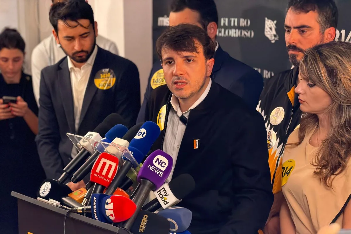Após ter redes sociais suspensas, Renan Santos pede ajuda de apoiadores