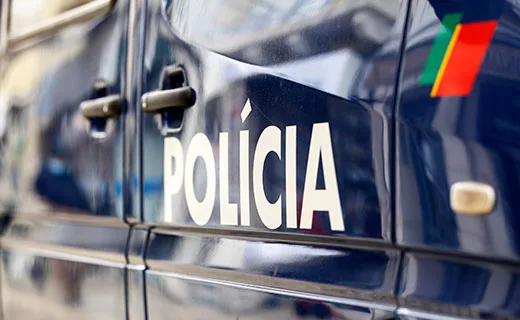 PSP do Porto justifica atuação na Praça D. João I com “comportamentos de resistência”
