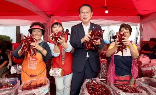 괴산고추축제장서 세척 건고추 600ｇ당 1만6천원에 판매