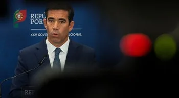 Governo afasta reforma da Segurança Social e pede que não se assustem portugueses