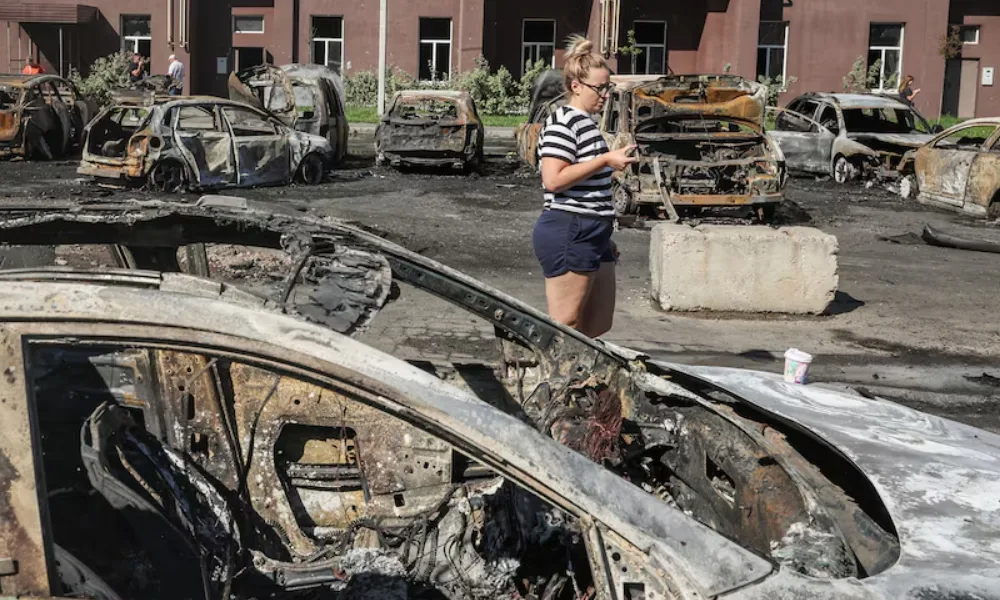 Ataques rusos en Ucrania destruyen centros logísticos y dejan víctimas en Kiev y Zaporiyia