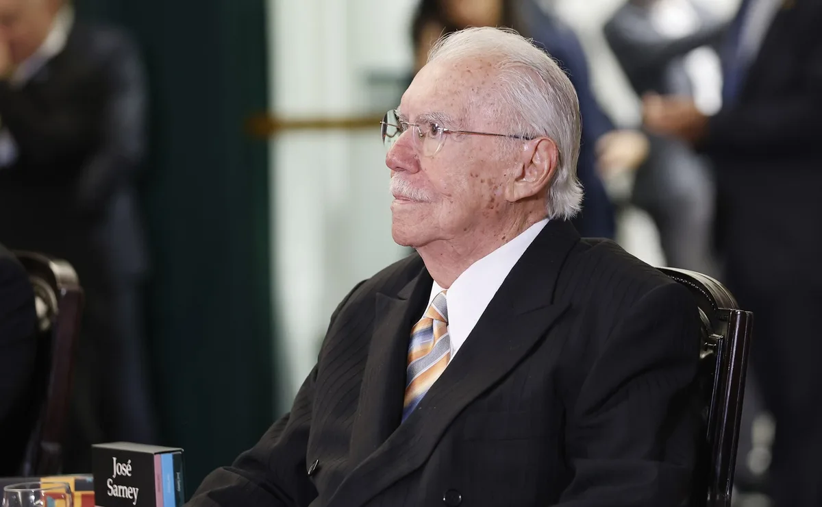 José Sarney internado com pneumonia: o que se sabe sobre a saúde do ex-presidente