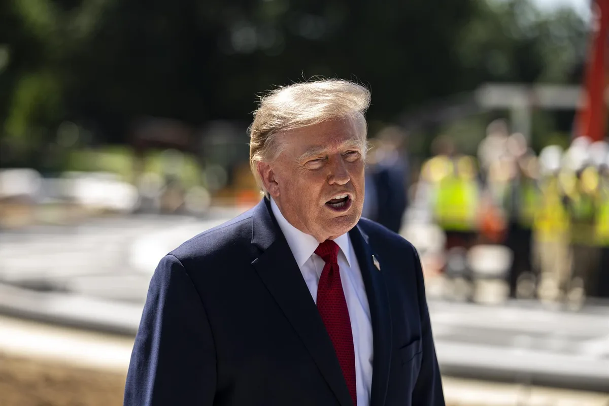 Trump niega que su "guerra económica" contra Irán implique opciones militares "limitadas"