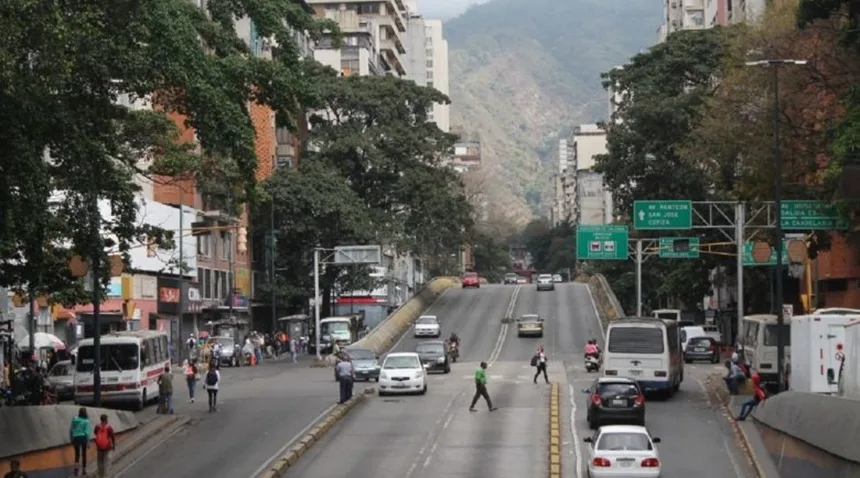 Tome precauciones: Varias vías de Caracas estarán cerradas entre el 22 y el 24 de septiembre, por operativo de demarcación y señalización