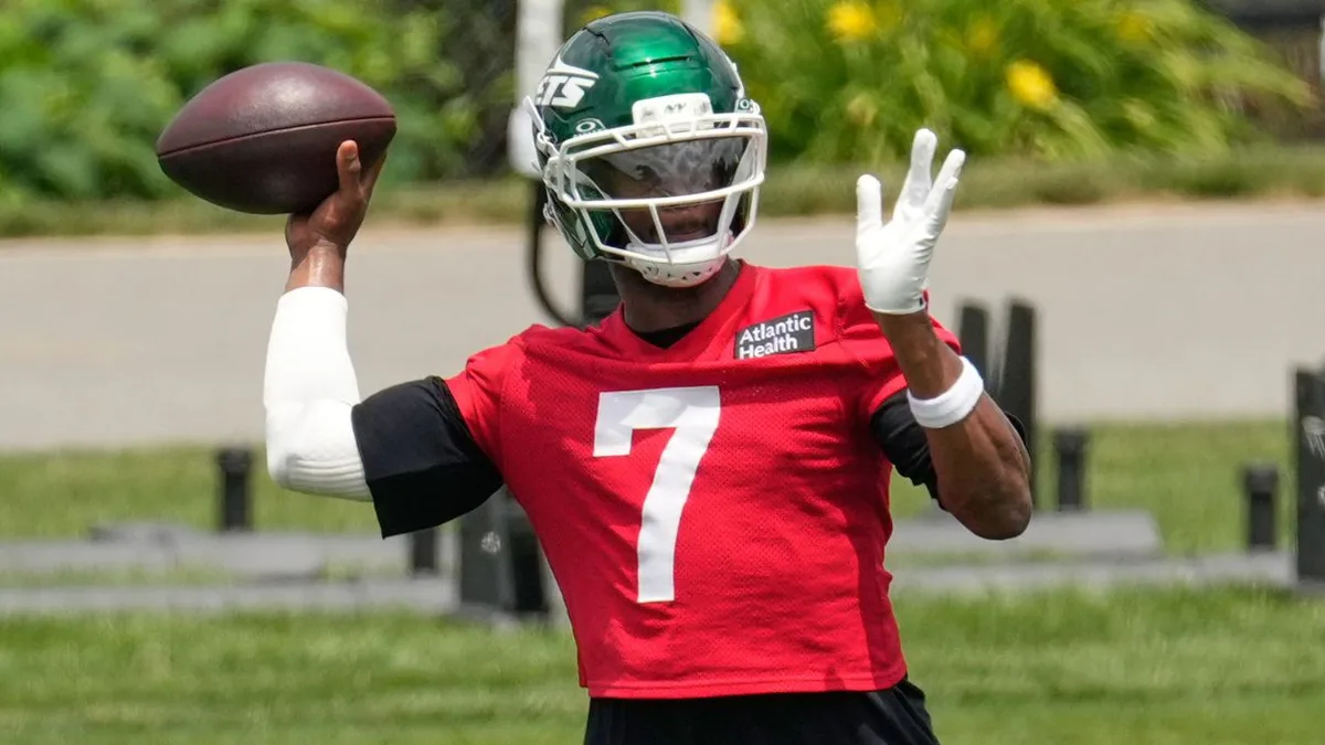 Report: Jets QB Geno Smith to miss pre-season game vs. Buccaneers