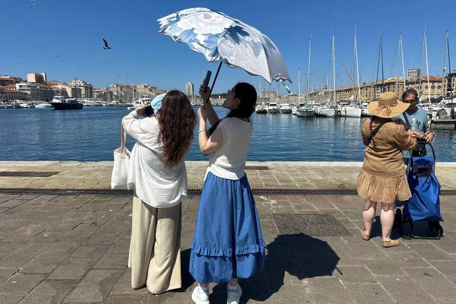 "On va perdre sept degrés en 24 heures" : après des semaines de canicule, que prévoit la météo des prochains jours dans la région Paca ?
