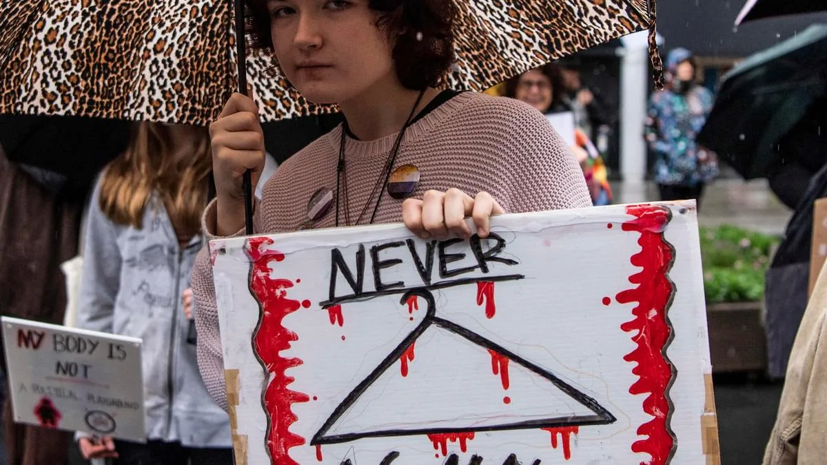 Victorian Labor promises free abortions if re-elected