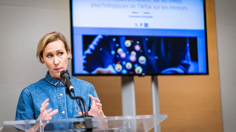 "Un tournant, une première étape majeure": la députée Laure Miller, à l'origine du texte censuré sur l'interdiction des réseaux sociaux aux moins de 15 ans, se réjouit de l'accord trouvé entre Meta et des États américains