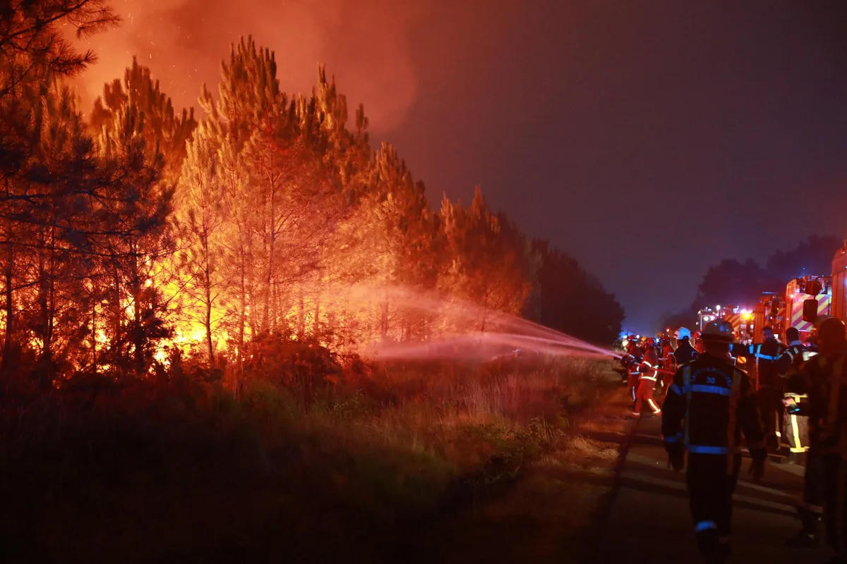 Gironde, Landes, Fontainebleau… Après un été de mégafeux, les sapeurs-pompiers en grève à la rentrée