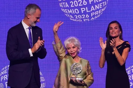 Isabel Allende gana el Premio Planeta con la segunda parte de 'La casa de los espíritus': "Las democracias están amenazadas, vuelvo a sentir el mismo temor que me obligó a salir de Chile en 1973"