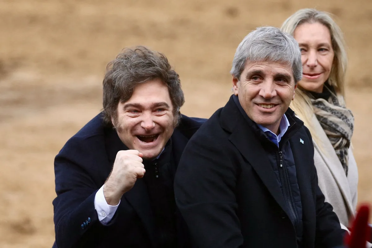 Pasados en pugna, presente difícil y futuro incierto