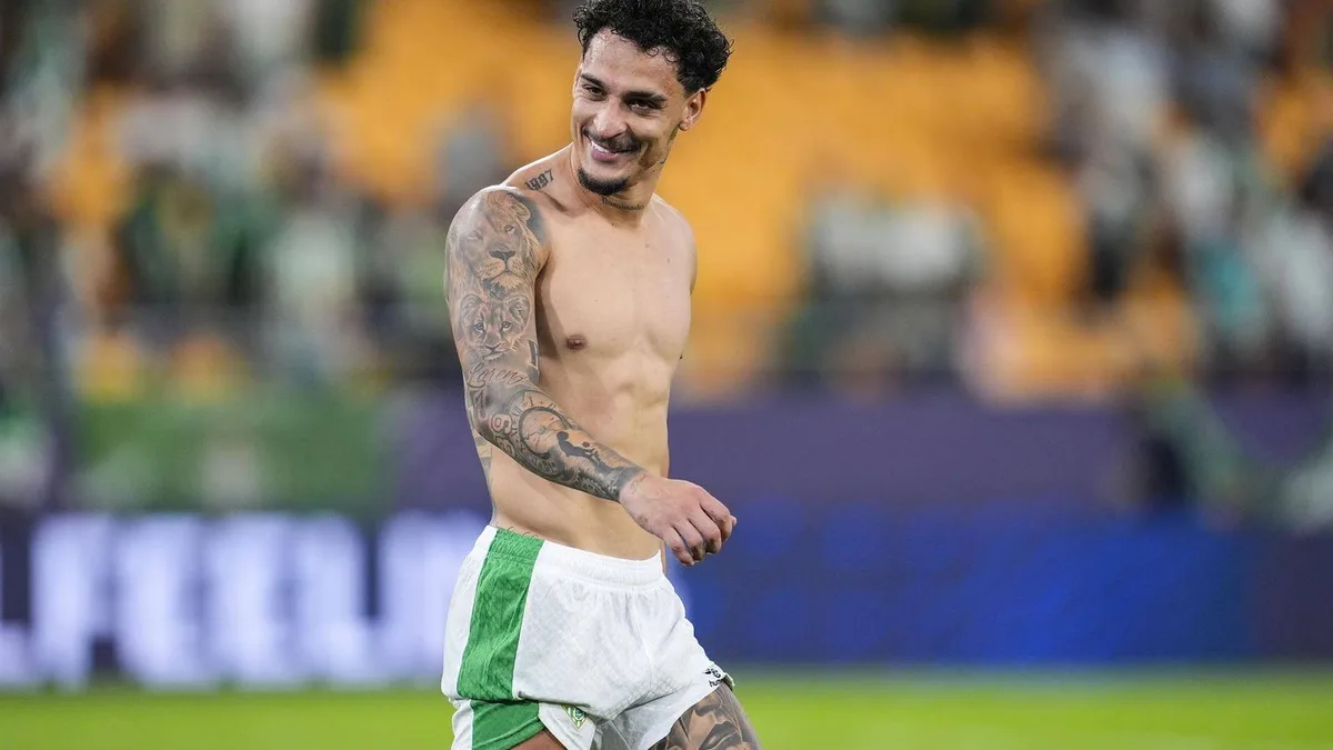 Roban en la casa del delantero del Betis Antony durante el encuentro de este miércoles contra el Oporto
