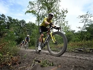 Wout Van Aert laisse échapper le titre de champion de Belgique de gravel