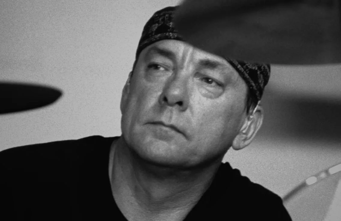 Novo documentário sobre Neil Peart reúne astros do Rock; assista ao trailer
