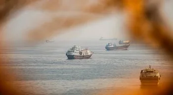 Superpetroleiro saudita intercetado em Ormuz após incidente com forças militares