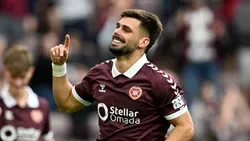 Escócia: Cláudio Braga marca na goleada do Hearts