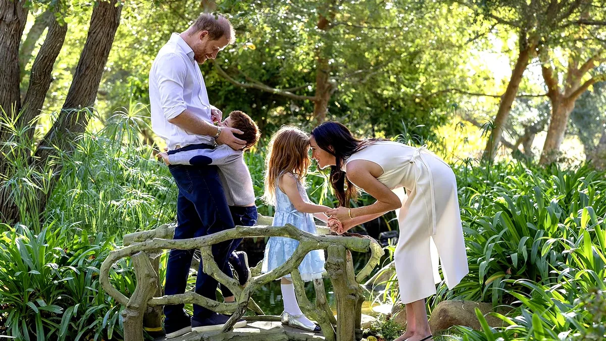 Meghan Markle ya presume de su nueva vida con el príncipe Harry y sus hijos en Reino Unido: su primer vídeo familiar que está dando mucho que hablar