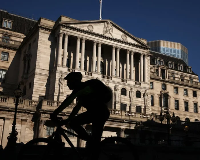 UK long-term borrowing costs hit 28-year high