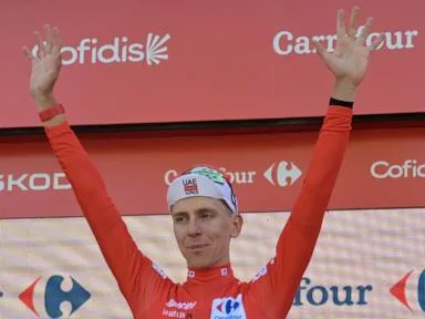 Tadej Pogačar continues to dominate, wins another Spanish Vuelta stage after scare on descent