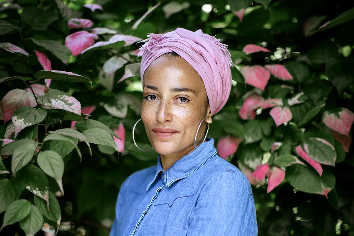 Zadie Smith, la gran ensayista de las zonas grises: "Encontrar a alguien que diga la verdad en estos tiempos es un milagro"