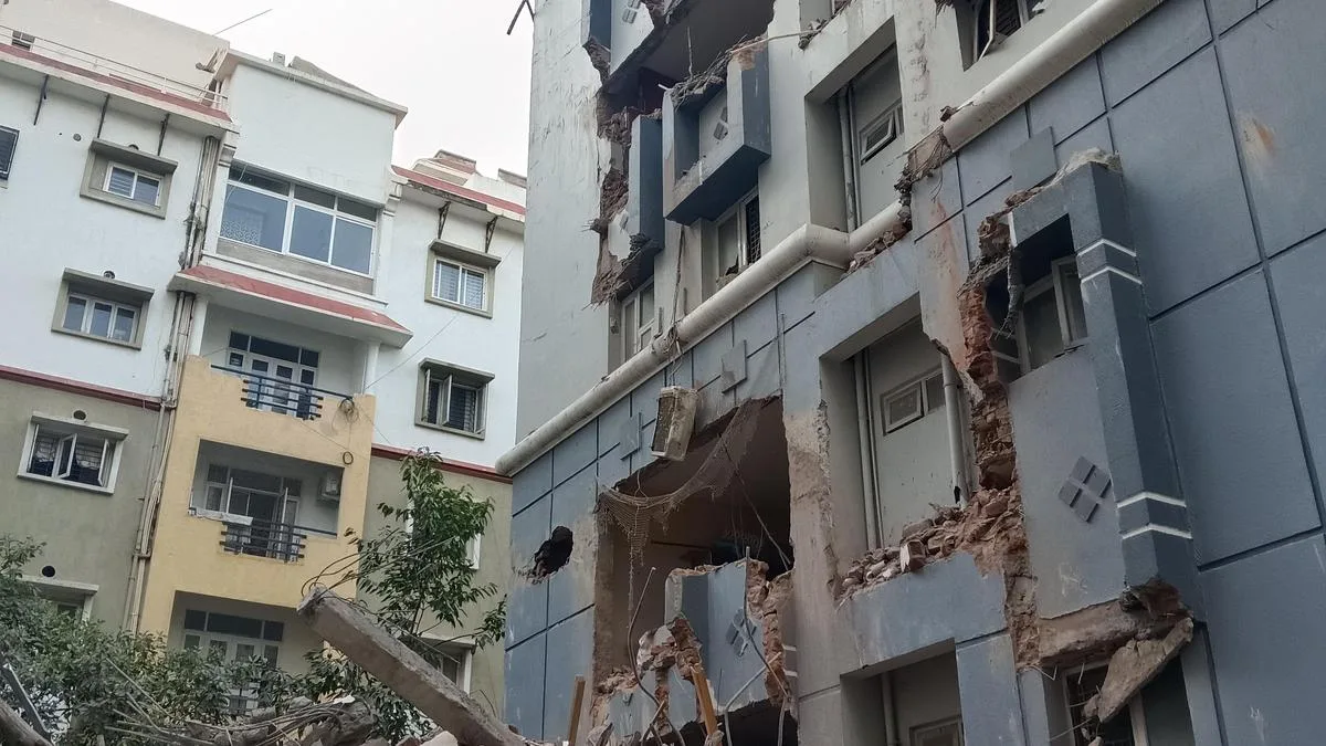 Under-construction seven-storey building collapses in Kondapur, neighbour injured
