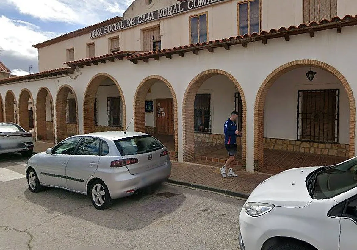 Dos afectados por inhalación de humo en el incendio de un almacén de ajos en Mota del Cuervo
