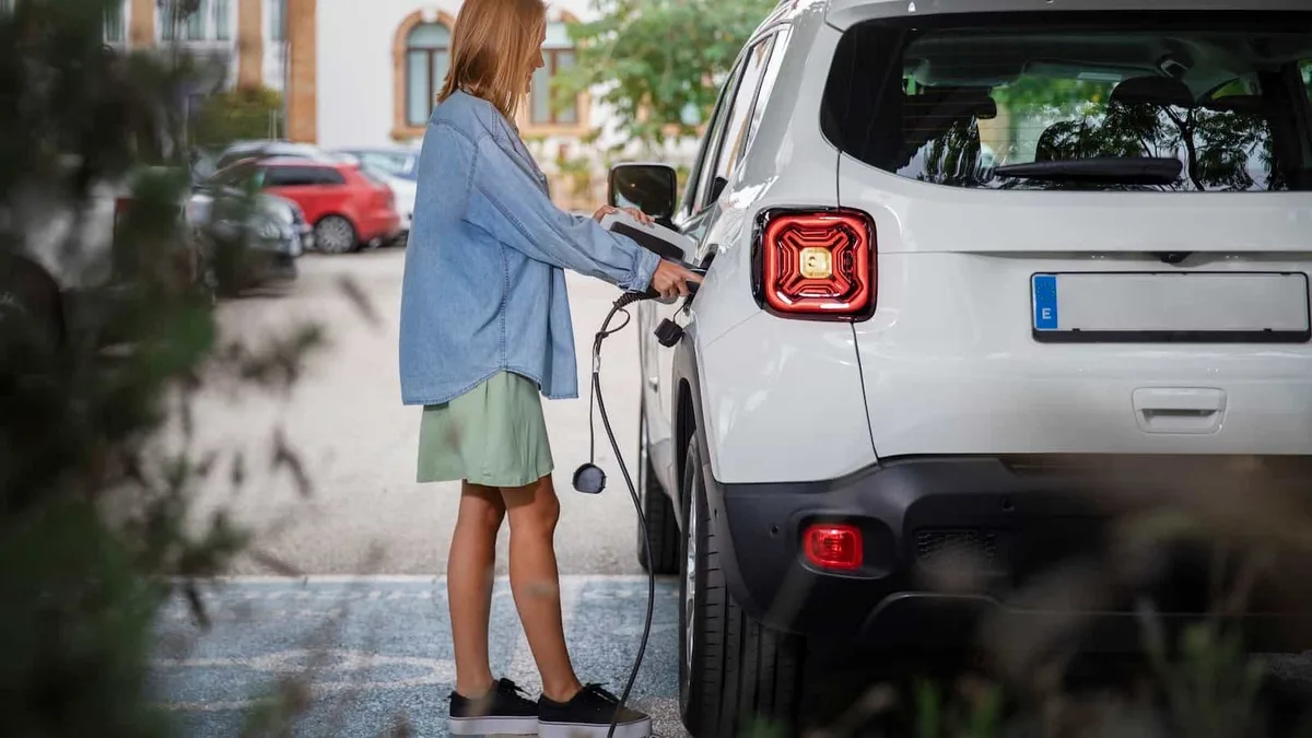 Andar de carro elétrico é quase 30% mais barato, mesmo usando carregadores públicos