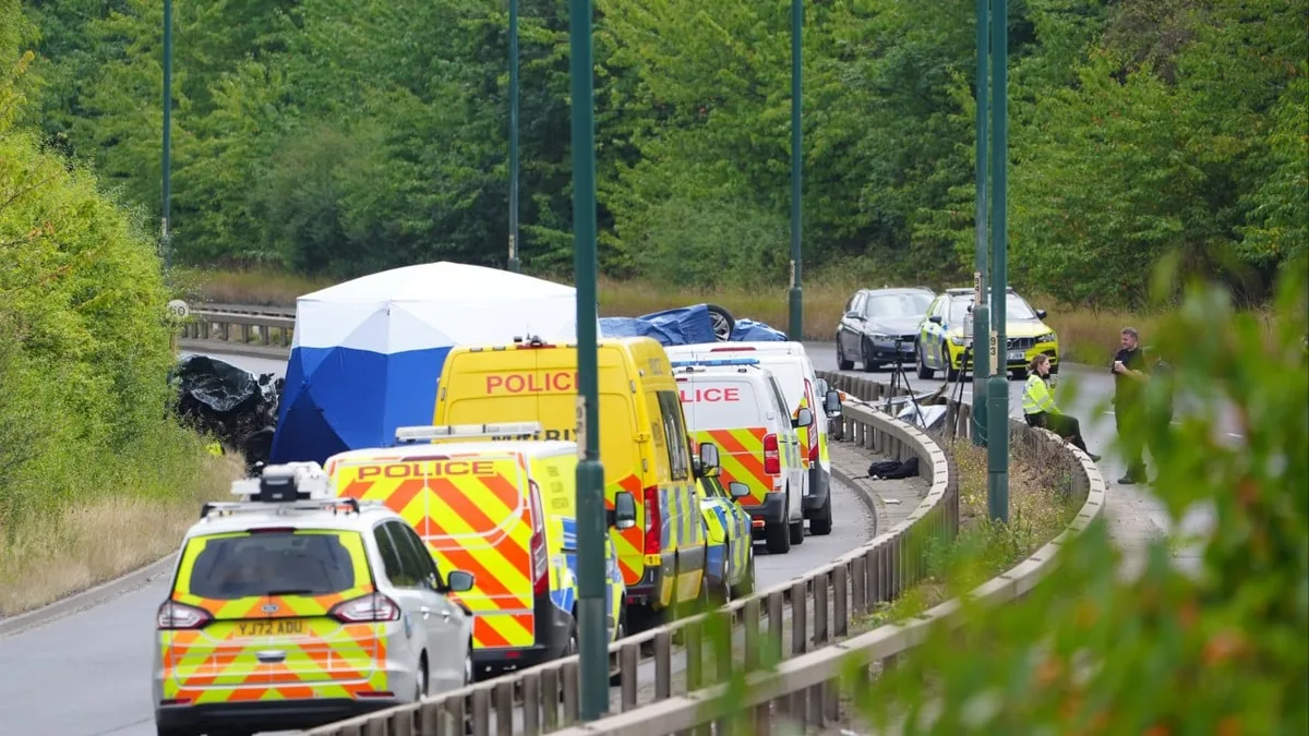 7 dead in UK after vehicle travelling in wrong direction hits police car