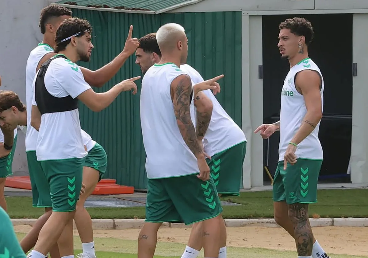Abde seguirá de baja para el Valencia - Betis: «Hace parte del trabajo pero sigue sin estar en condiciones de ser citado»