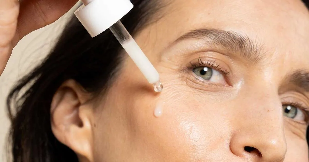 Taches brunes, marques d’imperfections… Quels soins antitaches choisir pour retrouver un teint plus uniforme ?