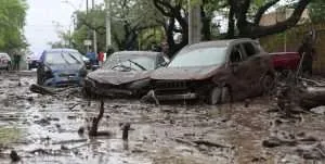 Aluvión deja seis heridos y miles de viviendas afectadas en Santiago de Chile