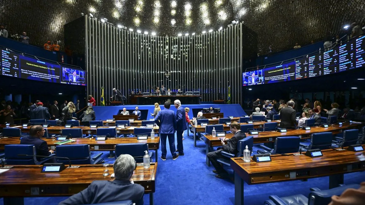 Com apoio de Flávio e aliados, Senado aprova fim da escala 6×1 por 75 votos