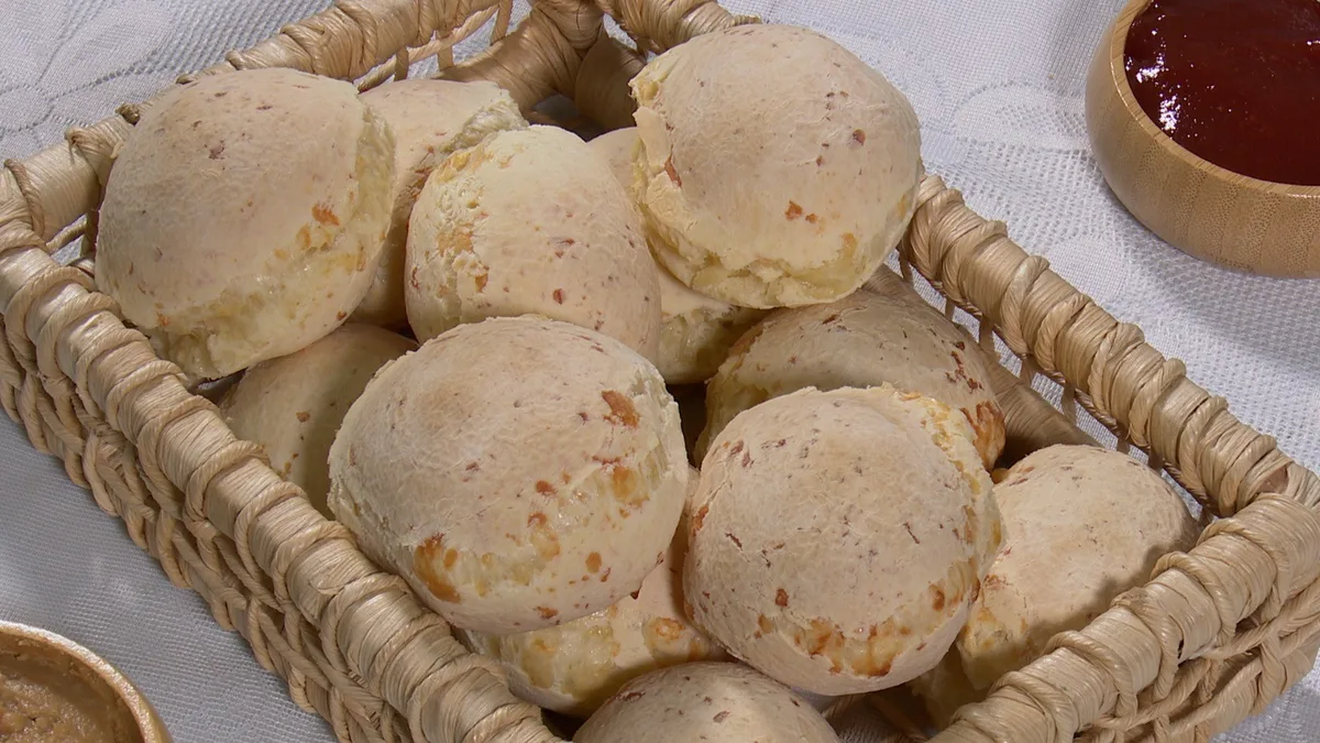 Pão de queijo: aprenda a receita no Chef JPB