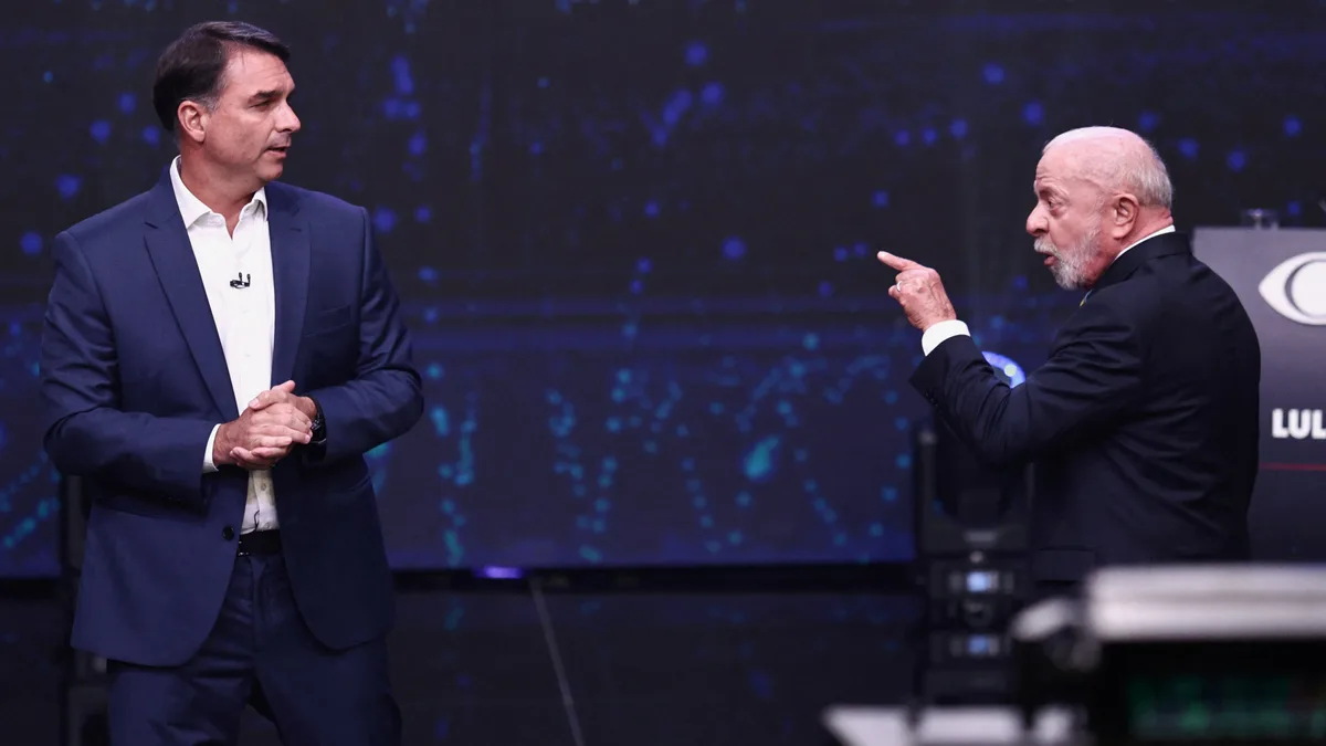“¿Ya pediste prestada la motosierrra de Milei?”: la chicana de Lula da Silva a Flávio Bolsonaro durante el debate en Brasil